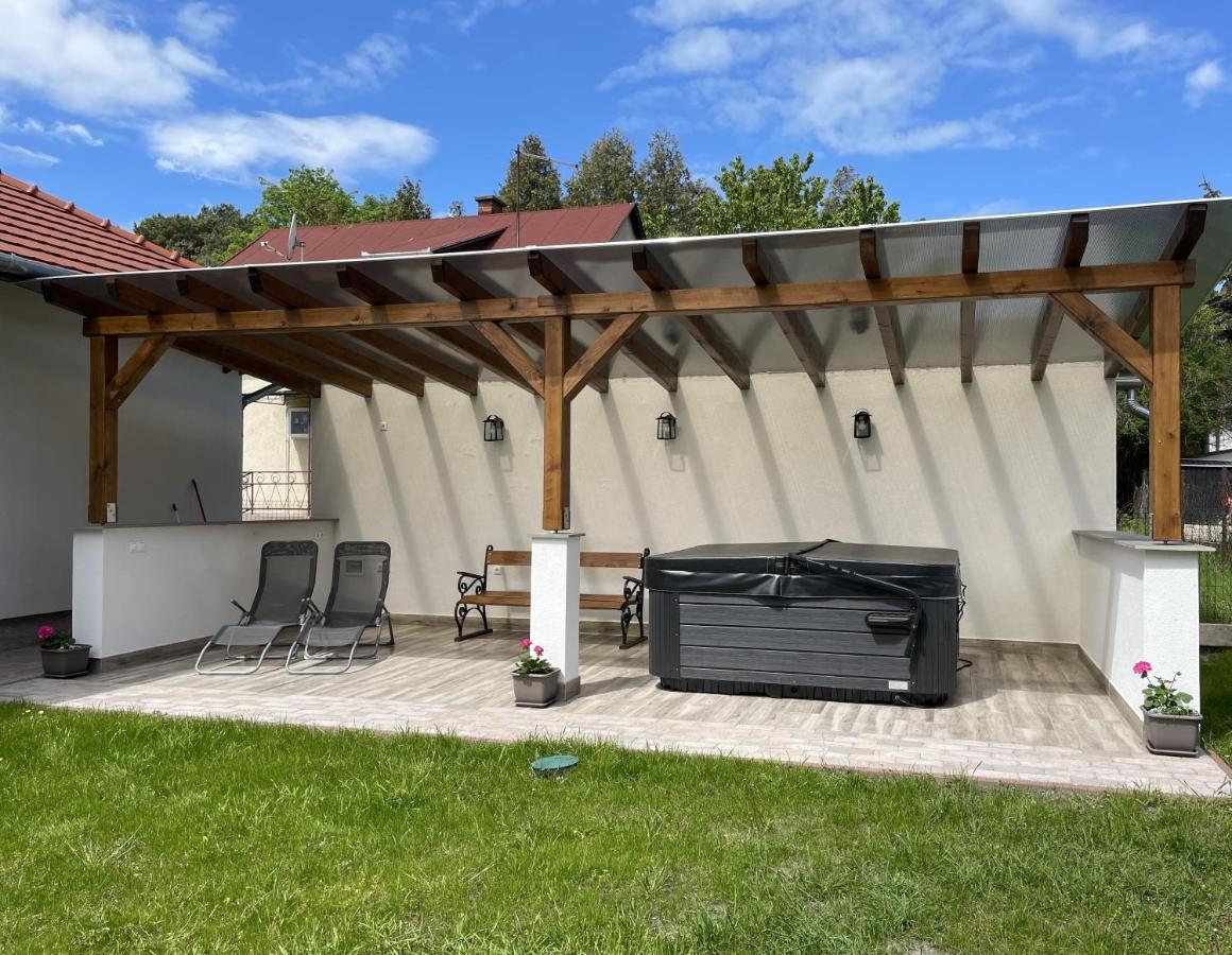 R Cottage Jacuzzival Balatonfenyves Exterior foto
